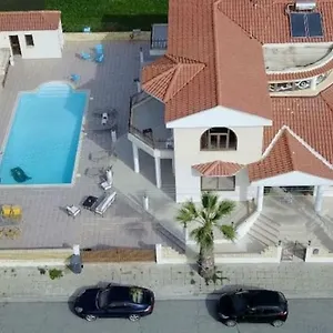  Villa Mansion Ideal For 3 Families Or